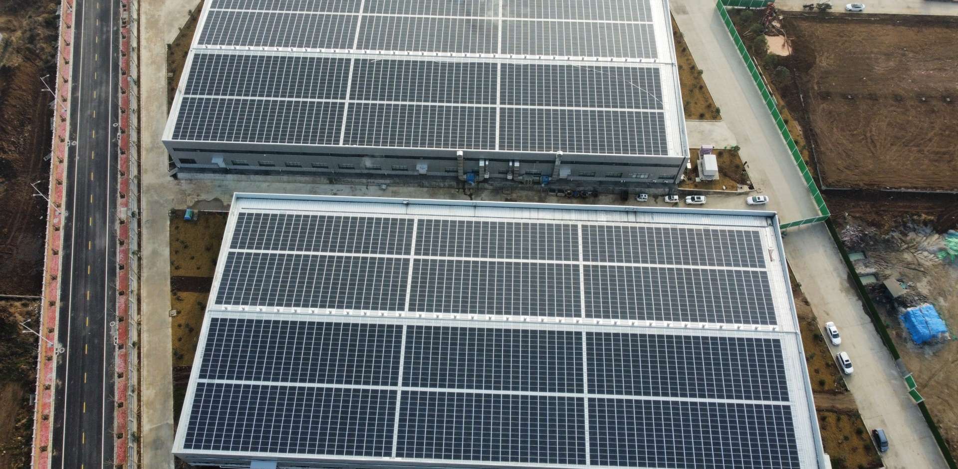 1920-2021年3月，河南唐河縣 中部食品城BIPV光伏項(xiàng)目，裝機(jī)量1.8MW，年發(fā)電200萬度，滿足45%用電需求.jpg